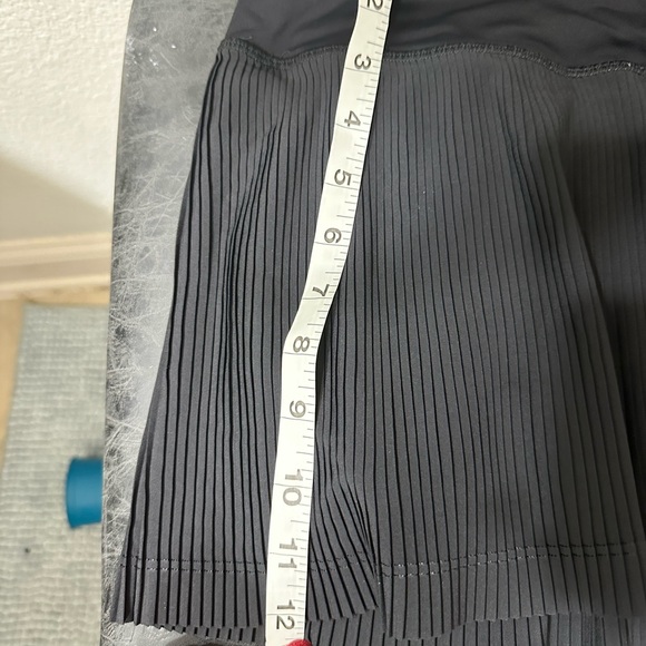 Lululemon varsity high rise size 6 - Picture 7 of 7